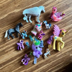 GUC - 15 Piece Horse Pony Unicorn Set - Figures - Toys - Fantasy